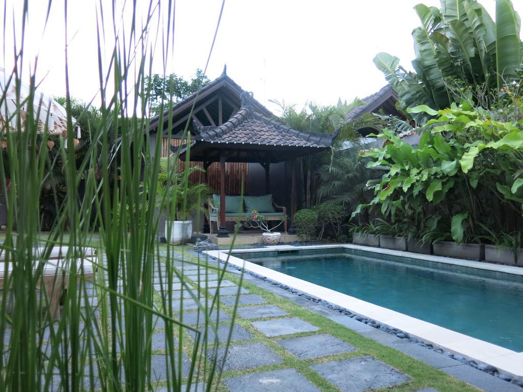 Villa Te Kawau Seminyak Rum bild