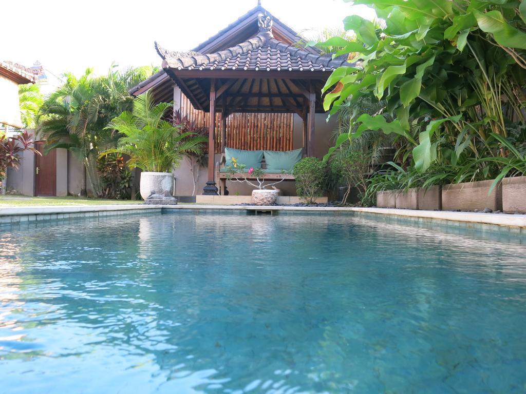 Villa Te Kawau Seminyak Rum bild