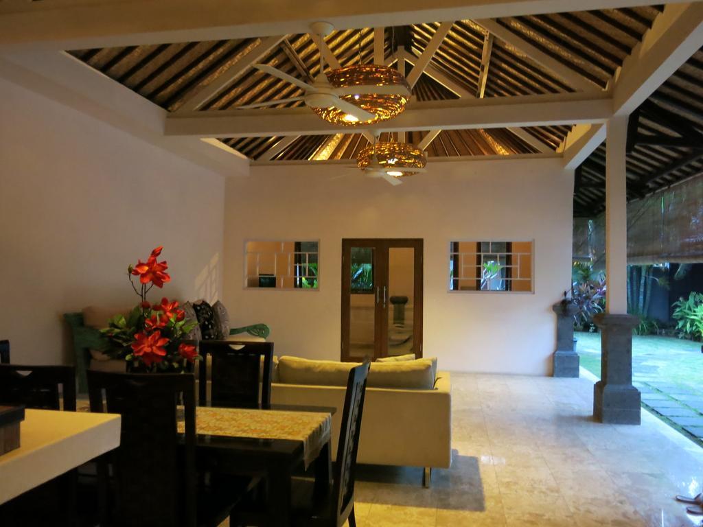 Villa Te Kawau Seminyak Rum bild